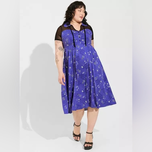 torrid Dresses & Skirts - Torrid Warner Bros Beetlejuice Midi Challis Mesh Yoke Dress, Size 0 NWT